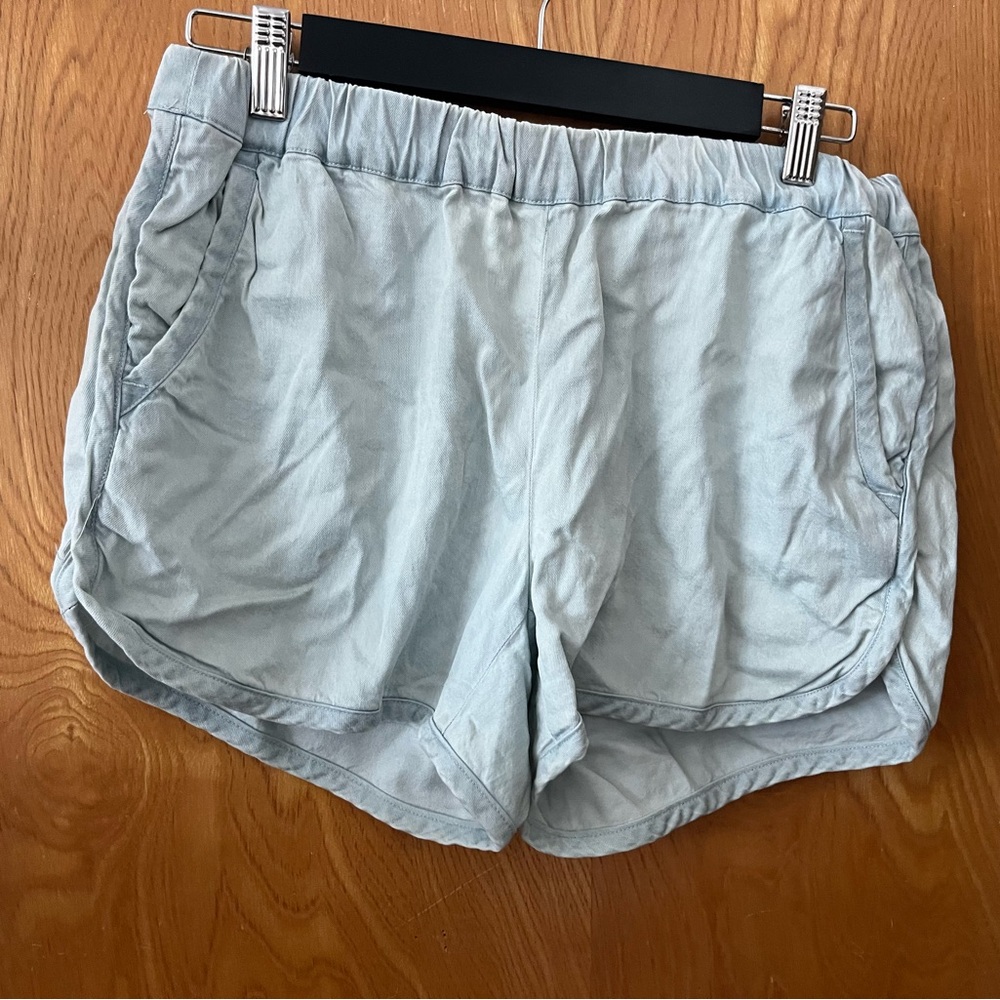 Marine Layer light wash denim look pull on shorts M - Picture 2 of 8